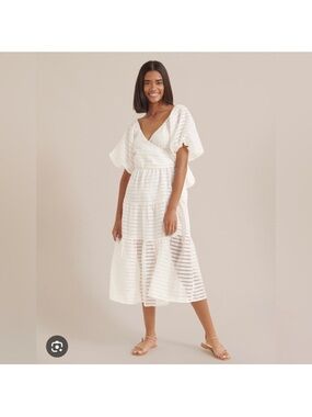 NWT Moon River Iris puff sleeve white Medium dress